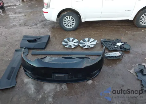 2021 Tesla Model Y Standard Range Rear-Wheel Drive from USA, damaged, VIN 5YJYGDEDXMF114032